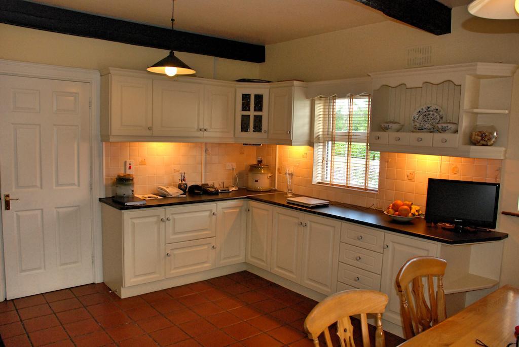 Lemongrove House Bed & Breakfast เอนนิสคอร์ธี ภายนอก รูปภาพ